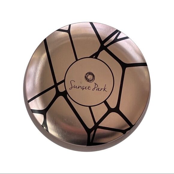 Sunset Park Jasmine & Lilac Candle in Decorative Tin - New - Picture 5 of 6